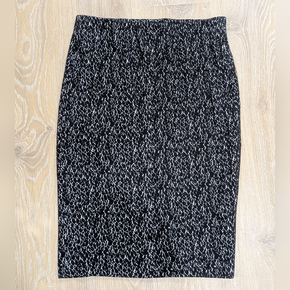 M Joe Fresh Black and White Knee-Length Pencil Skirt